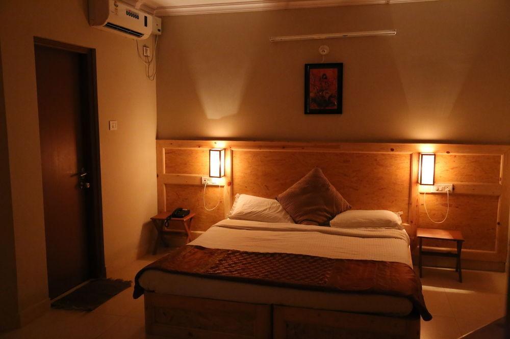 Fabhotel The Adore Palace Bombay Esterno foto